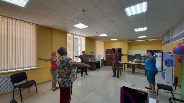 А мы продолжаем наши занятия в группе 