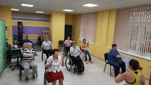 Мы продолжаем наши удивительно-великолепные танцевальные занятия ZUMBA!
