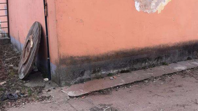 Открытые и неисправные люки — опасность