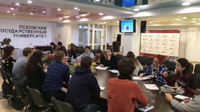 Обучение студентов «Школы волонтеров – 