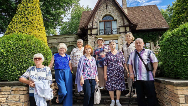 Члены Новосокольнической РОО ВОИ посетили с экскурсией усадьбу Ореховно